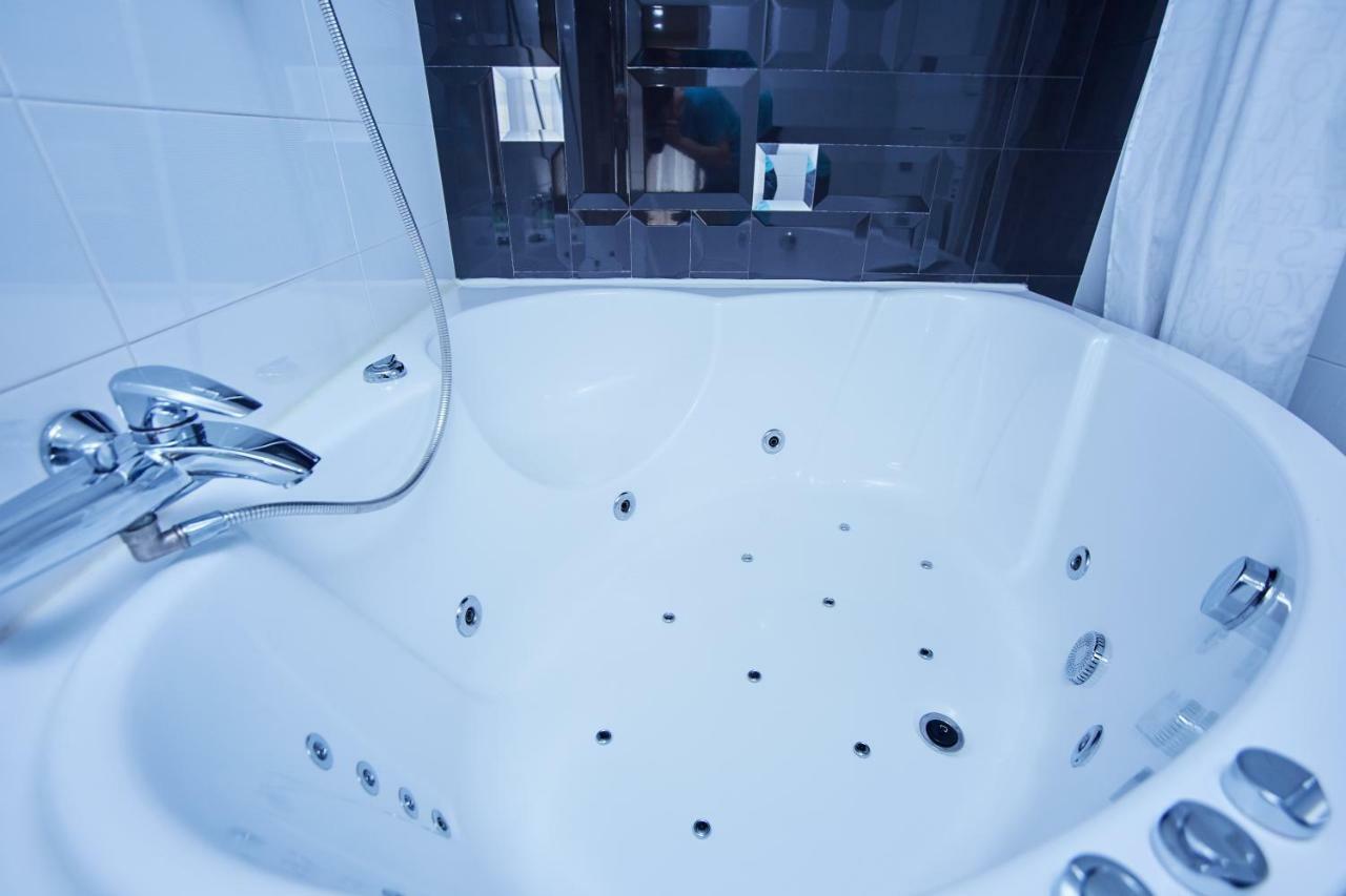 Langery Residence Central Apartments Odessa Zewnętrze zdjęcie
